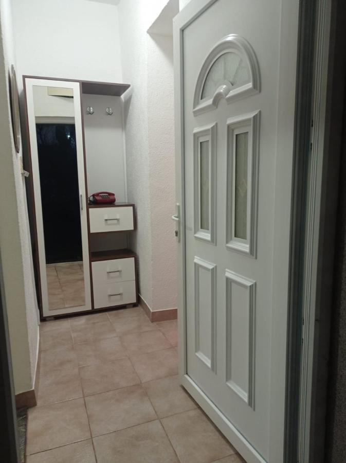 Апартаменты Apartman Lili Ливно Экстерьер фото